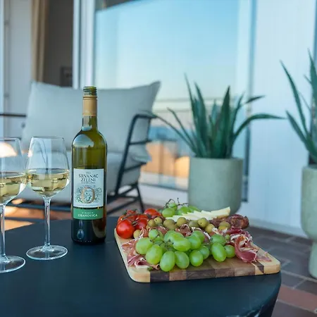 Apartment Premium With Beautiful Sea View, Short Walk To The Sea Opatija