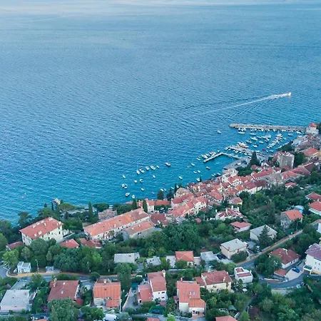 Apartment Premium With Beautiful Sea View, Short Walk To The Sea *